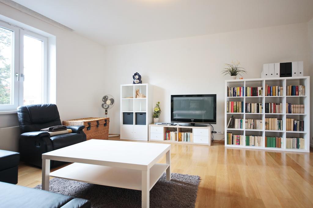 Apartment Kosatcova Prague Exterior photo